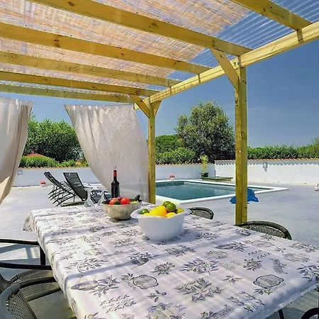 Holiday home Magre